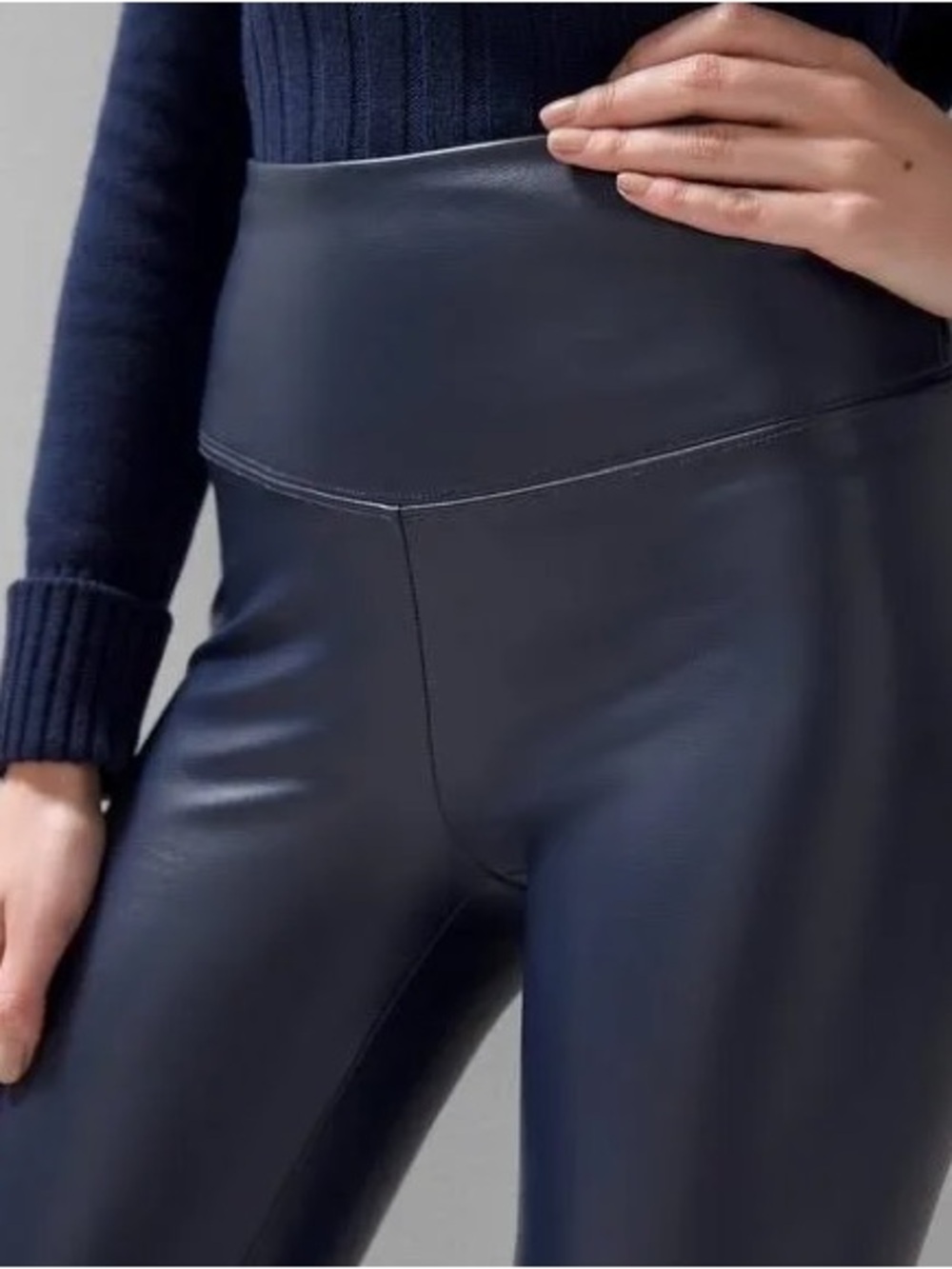 White House Black Market Vegan Leather Runway Leggings Navy Blue Size 12